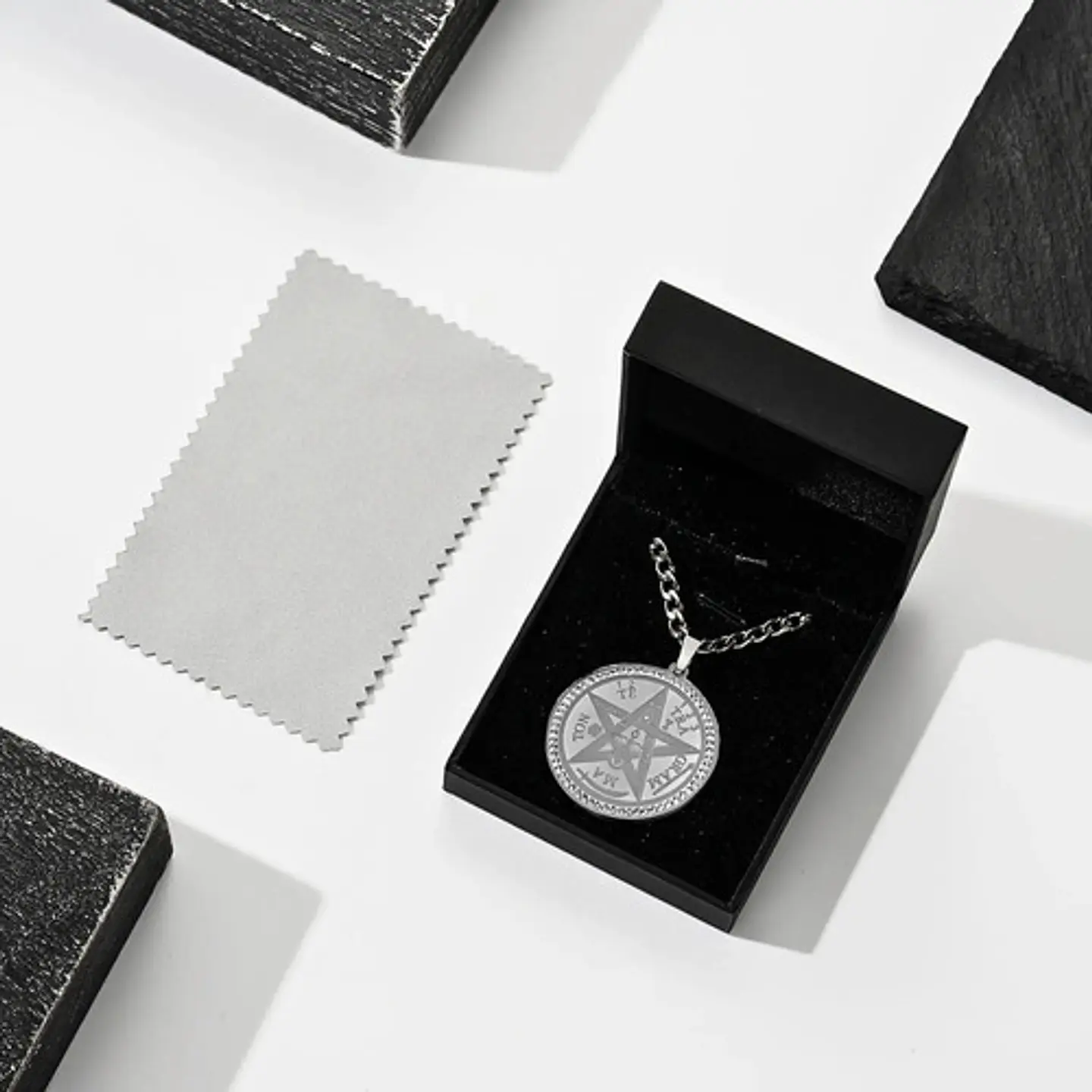 Collar Para Hombres Mujeres Medalla Tetragrámaton Pentagrama 12