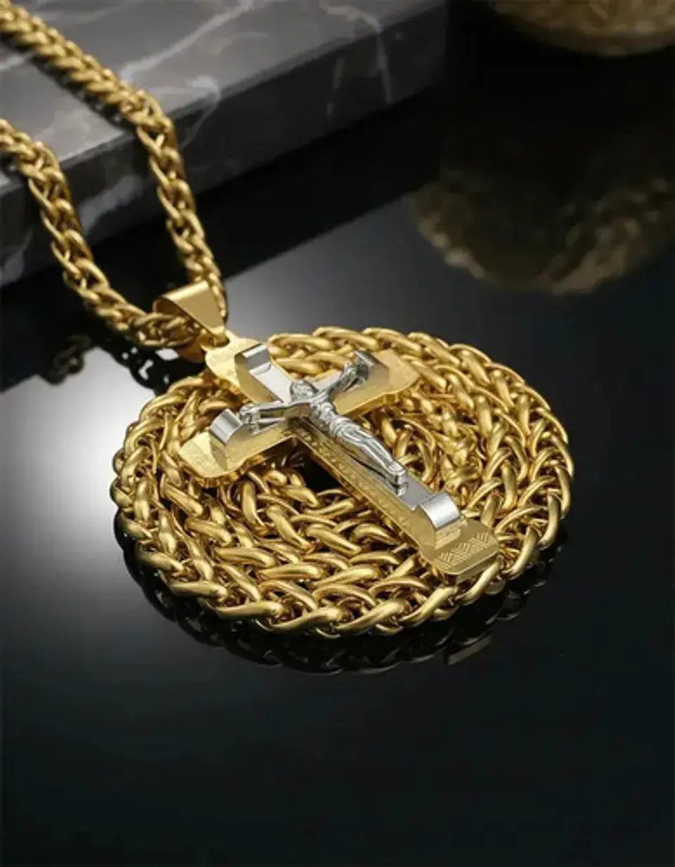 Collar Para Hombres Dije Crucifijo Cristo De Acero Color Oro 9