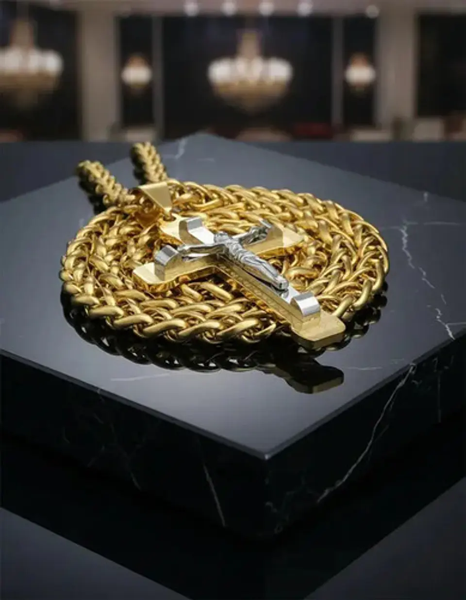 Collar Para Hombres Dije Crucifijo Cristo De Acero Color Oro 10