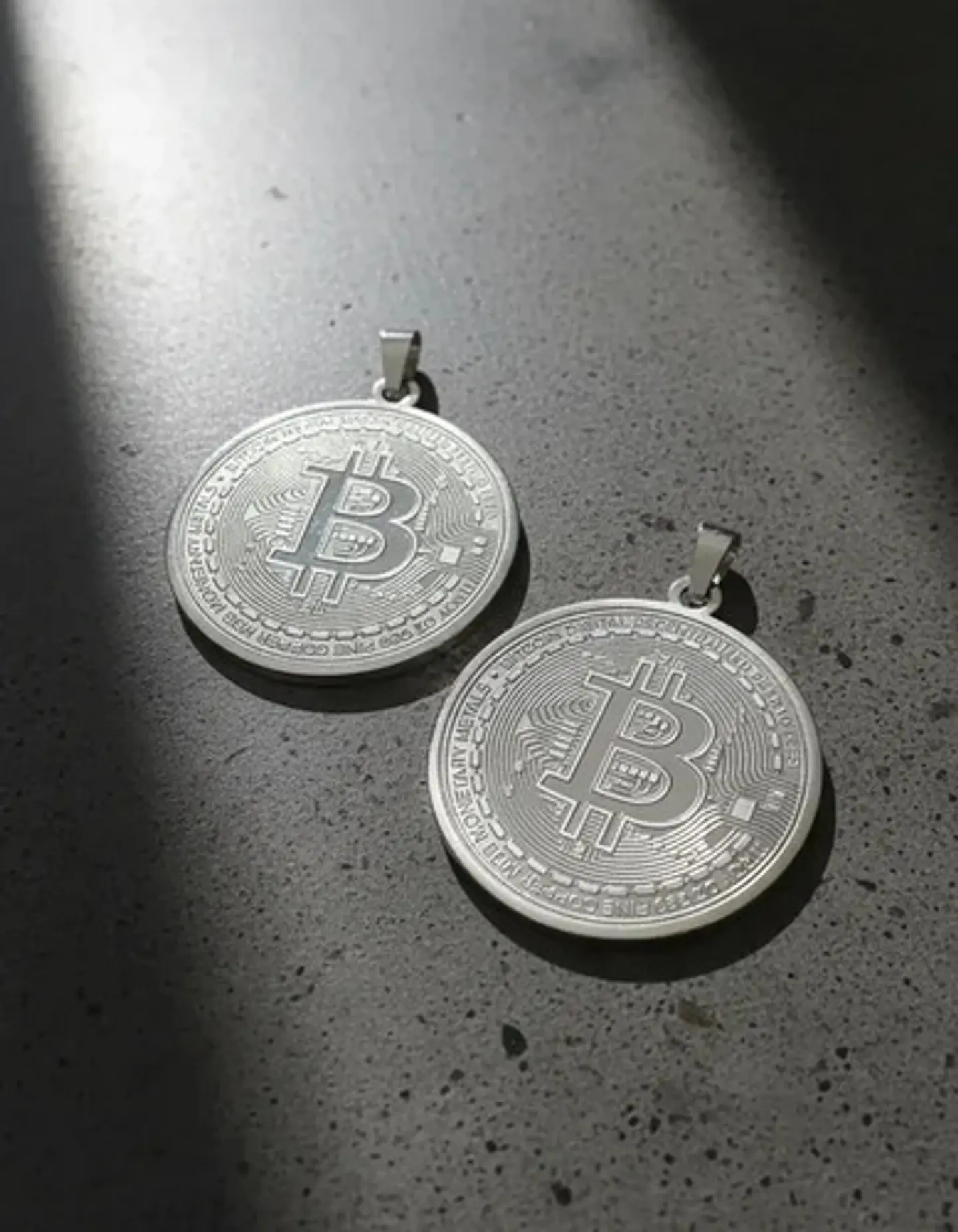 Set 2 Dijes Para Hombre Mujer Medallas Bitcoin Criptomoneda 19