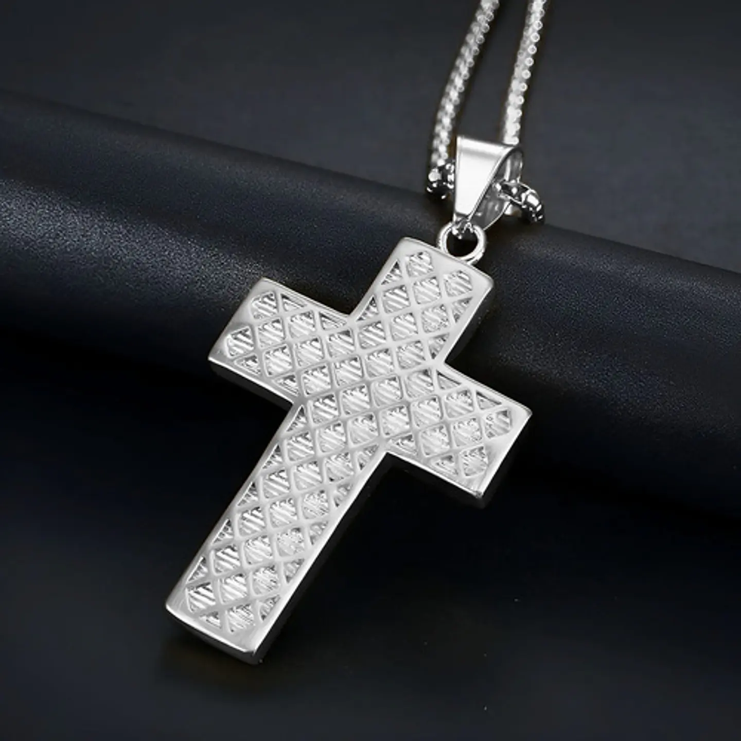 Collar Para Hombres Dije Con Piedras Cruz Brillante De Acero 15
