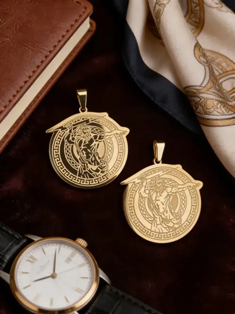 Set 2 Dijes Para Hombre Y Mujer Medallas Zeus Trueno Griego 8