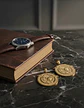 Set 2 Dijes Para Hombre Y Mujer Medallas Zeus Trueno Griego - Miniatura 9