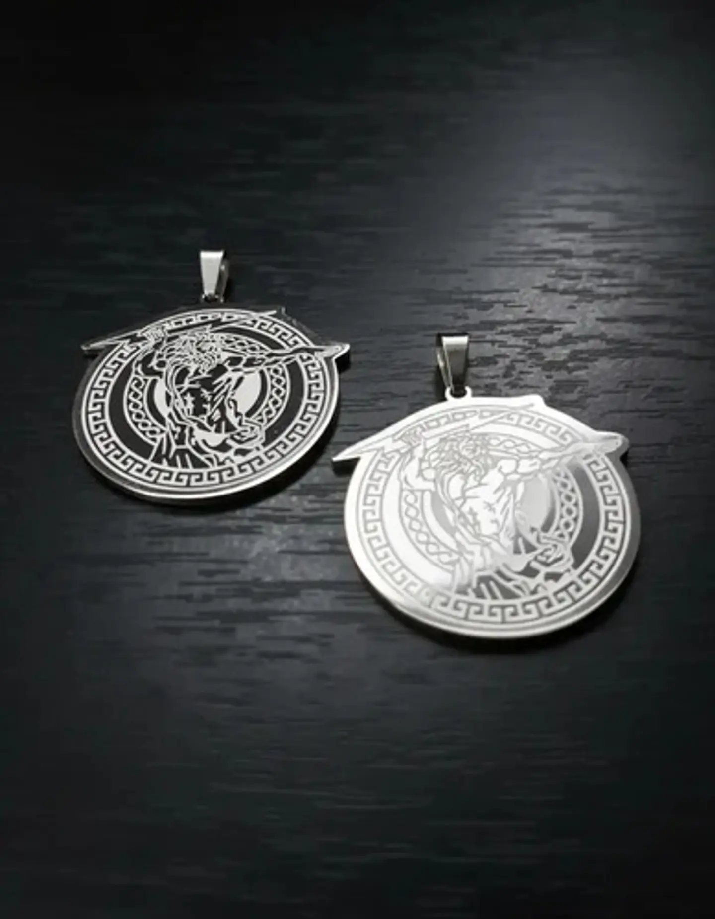 Set 2 Dijes Para Hombre Y Mujer Medallas Zeus Trueno Griego 16