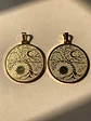 Set De 2 Dijes Para Mujer Medallas Árbol De La Vida Sol Luna - Miniatura 2