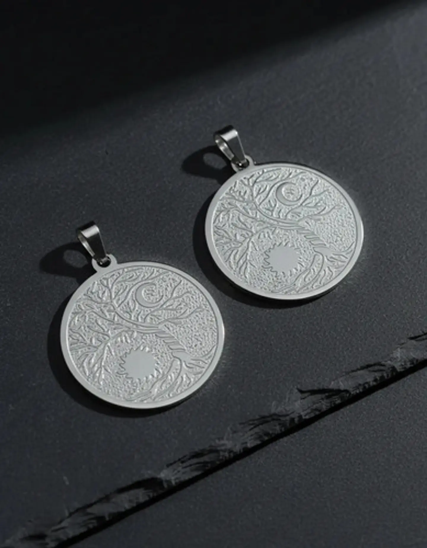 Set De 2 Dijes Para Mujer Medallas Árbol De La Vida Sol Luna 19