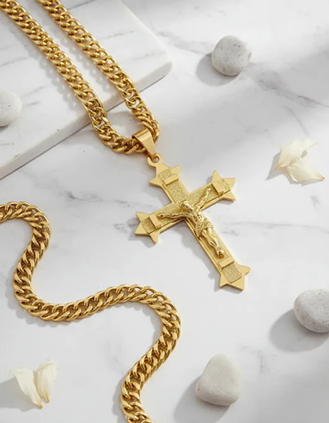 Collar Para Hombres Dije Cruz Puntiaguda De Acero Color Oro