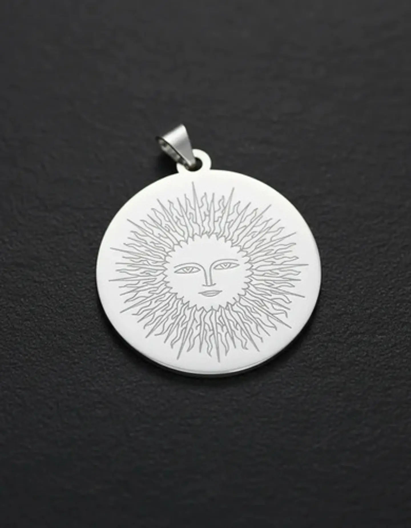 Pack X2 De Acero Para Hombre Y Mujer Dijes Medalla Sol Tótem 18