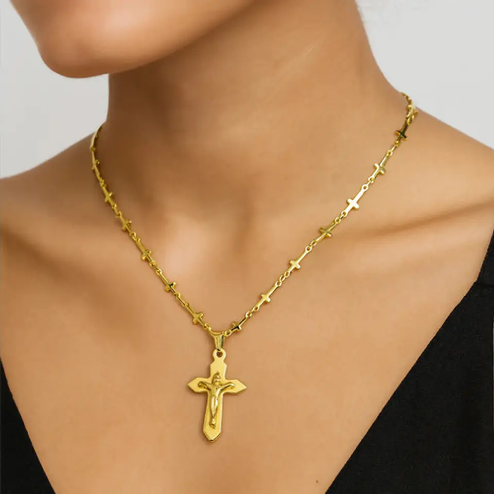 Collar Para Mujeres Dije Cruz Cadena Cruces Acero Color Oro 3