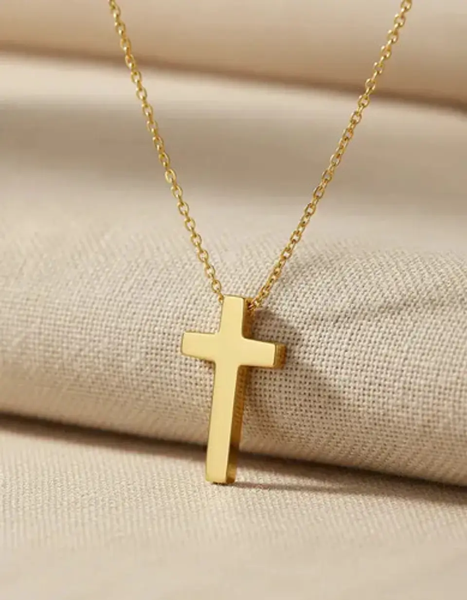 Collar Para Mujeres Dije Minimalista Cruz Acero De Color Oro 3