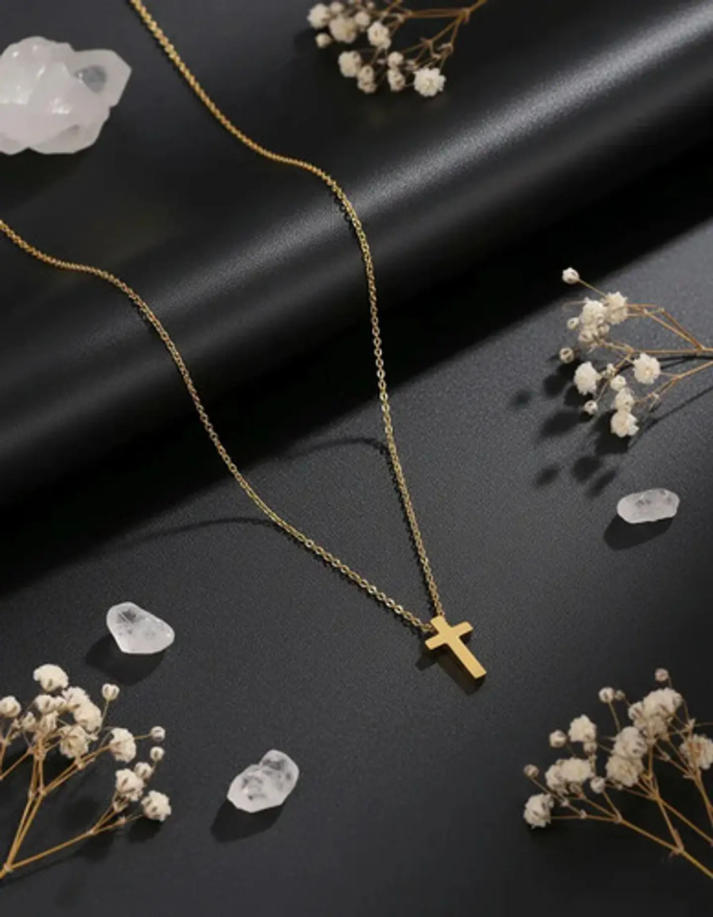Collar Para Mujeres Dije Minimalista Cruz Acero De Color Oro 8