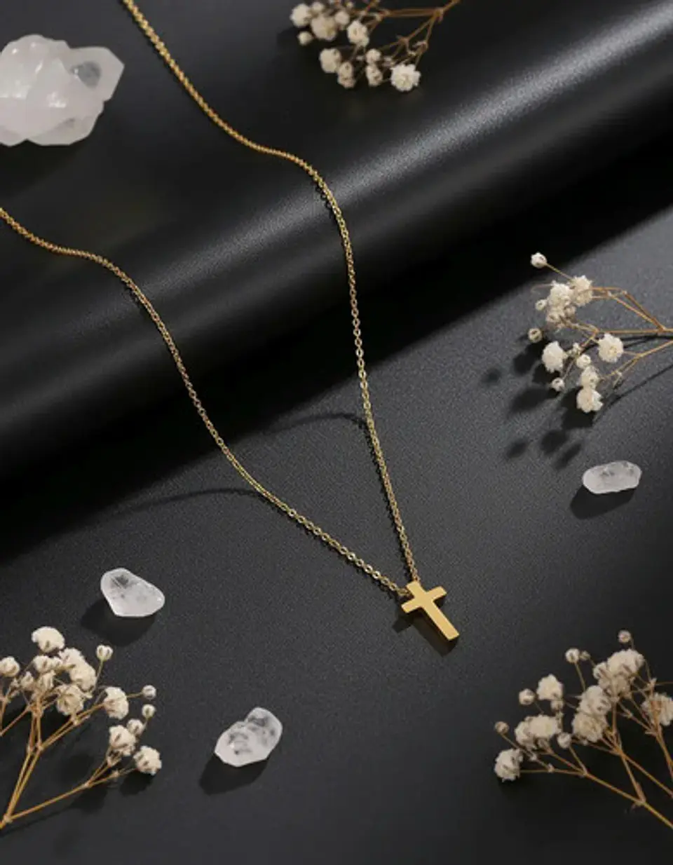 Collar Para Mujeres Dije Minimalista Cruz Acero De Color Oro 8