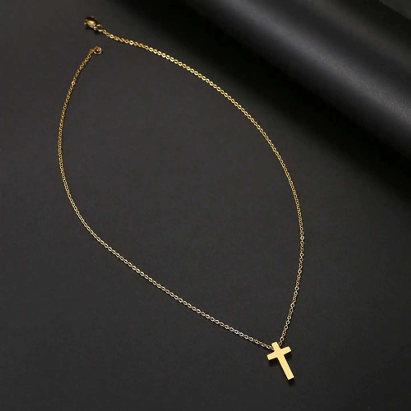 Collar Para Mujeres Dije Minimalista Cruz Acero De Color Oro 9