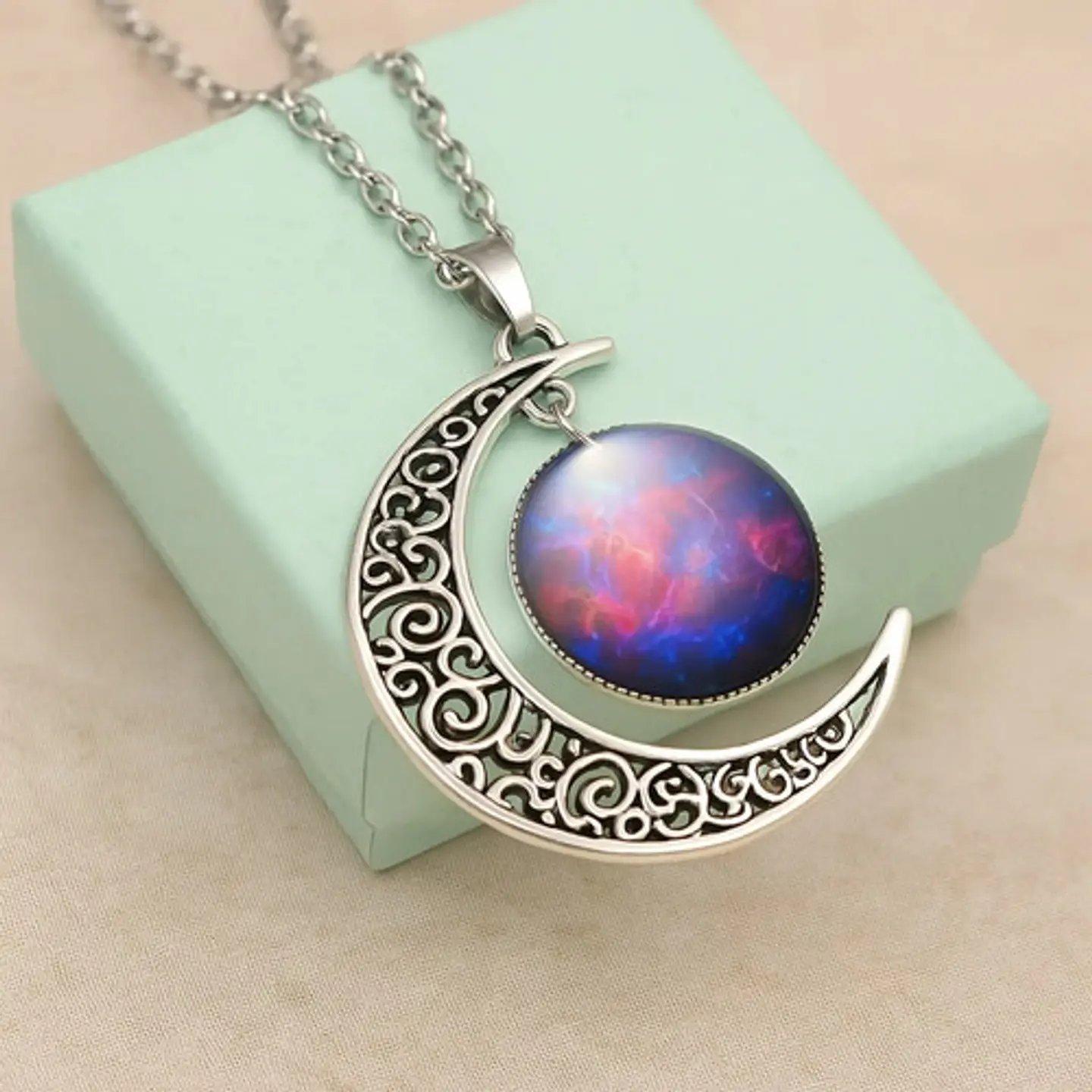 Collar Para Mujeres Con Dije Luna Galaxia Universo Nebulosa 3