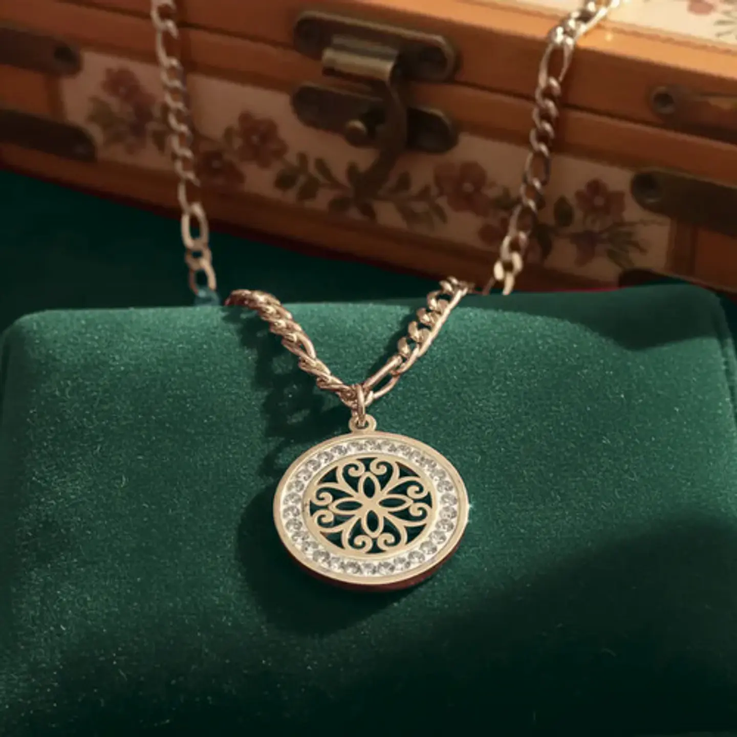 Collar De Acero Para Mujer Dije Con Piedras Nudo Bruja Celta 8