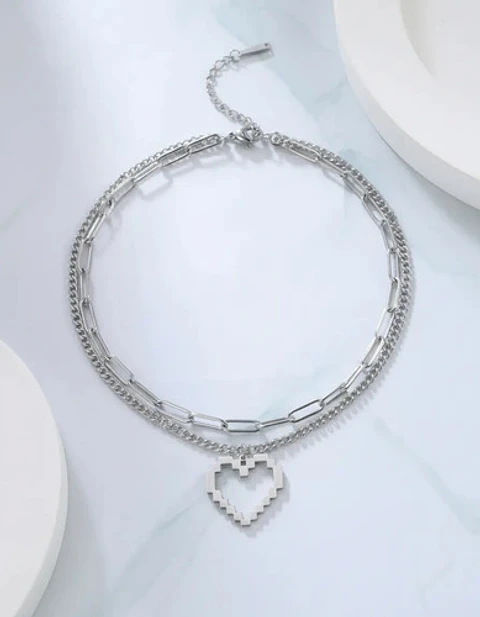 Collar Para Mujer Con Dije Corazón Pixelado Doble Cadena
