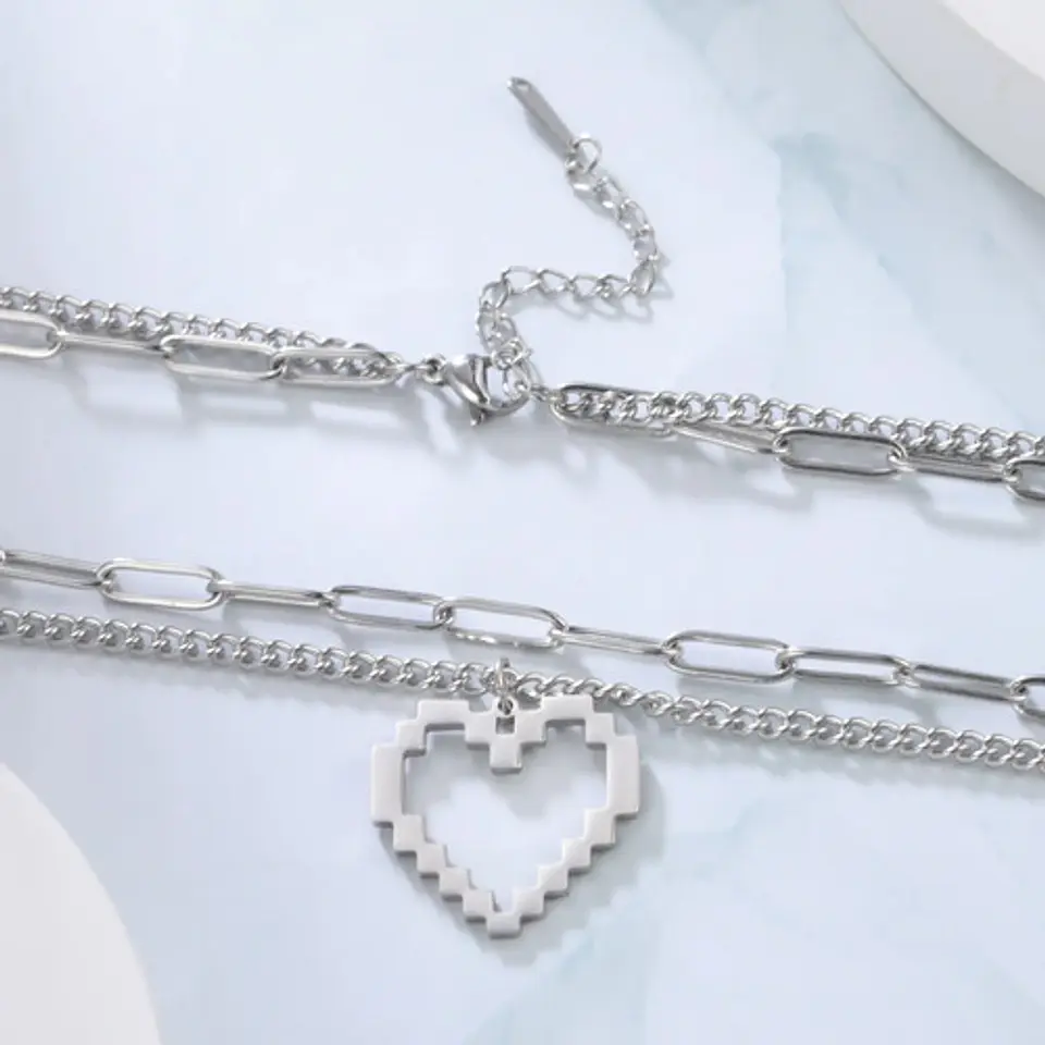 Collar Para Mujer Con Dije Corazón Pixelado Doble Cadena 3
