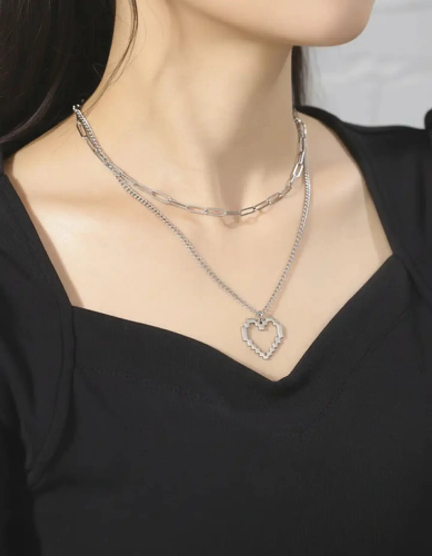 Collar Para Mujer Con Dije Corazón Pixelado Doble Cadena 8