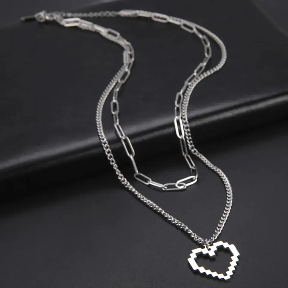 Collar Para Mujer Con Dije Corazón Pixelado Doble Cadena 10
