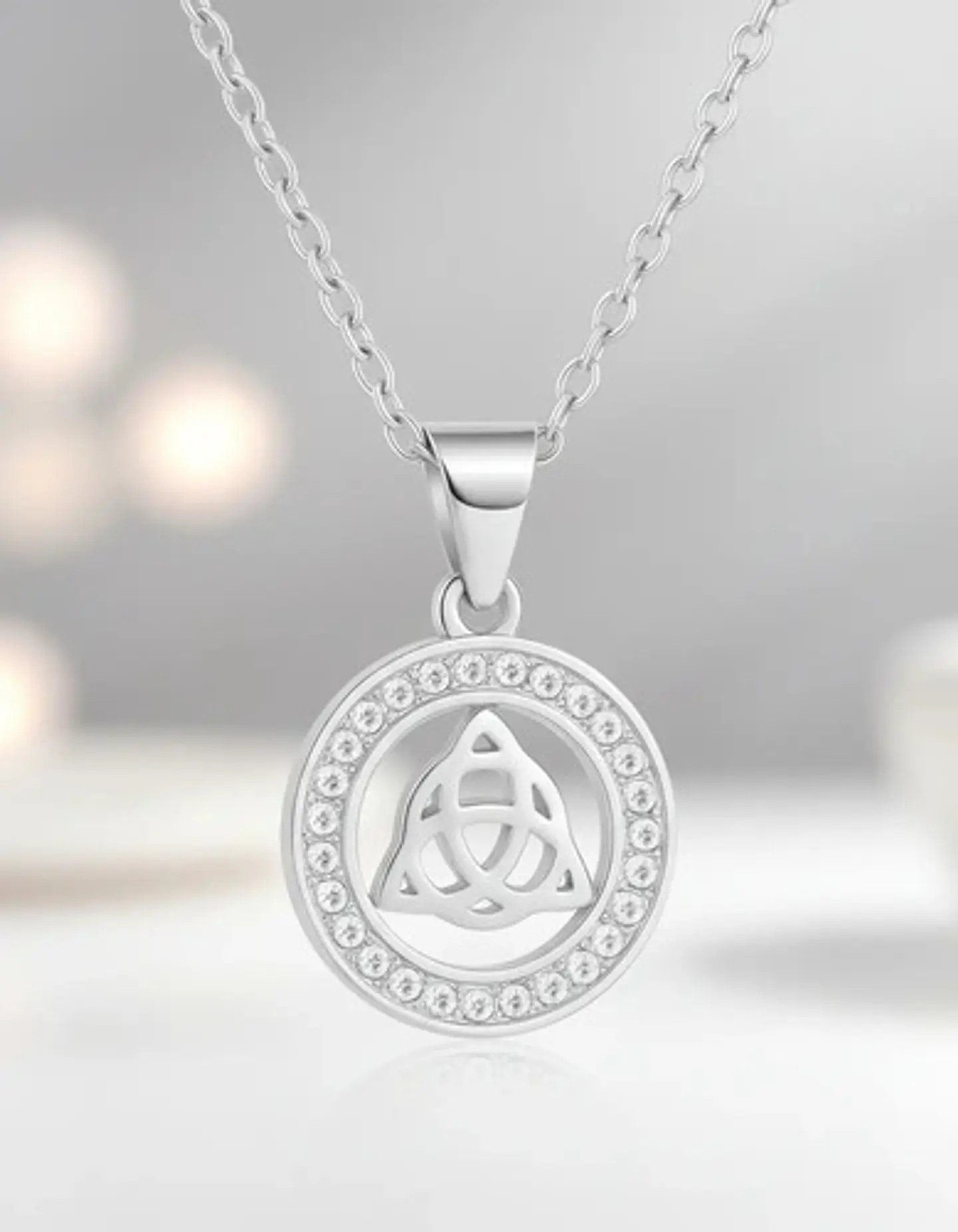 Collar Para Mujeres Dije Nudo Celta Triada Acero Color Plata 5