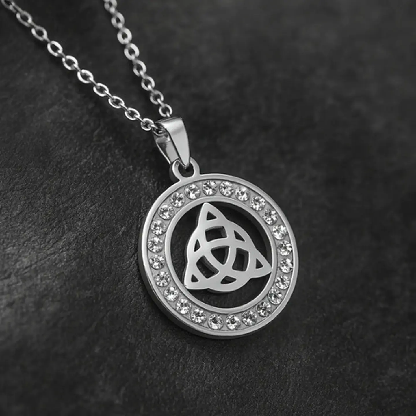 Collar Para Mujeres Dije Nudo Celta Triada Acero Color Plata 9