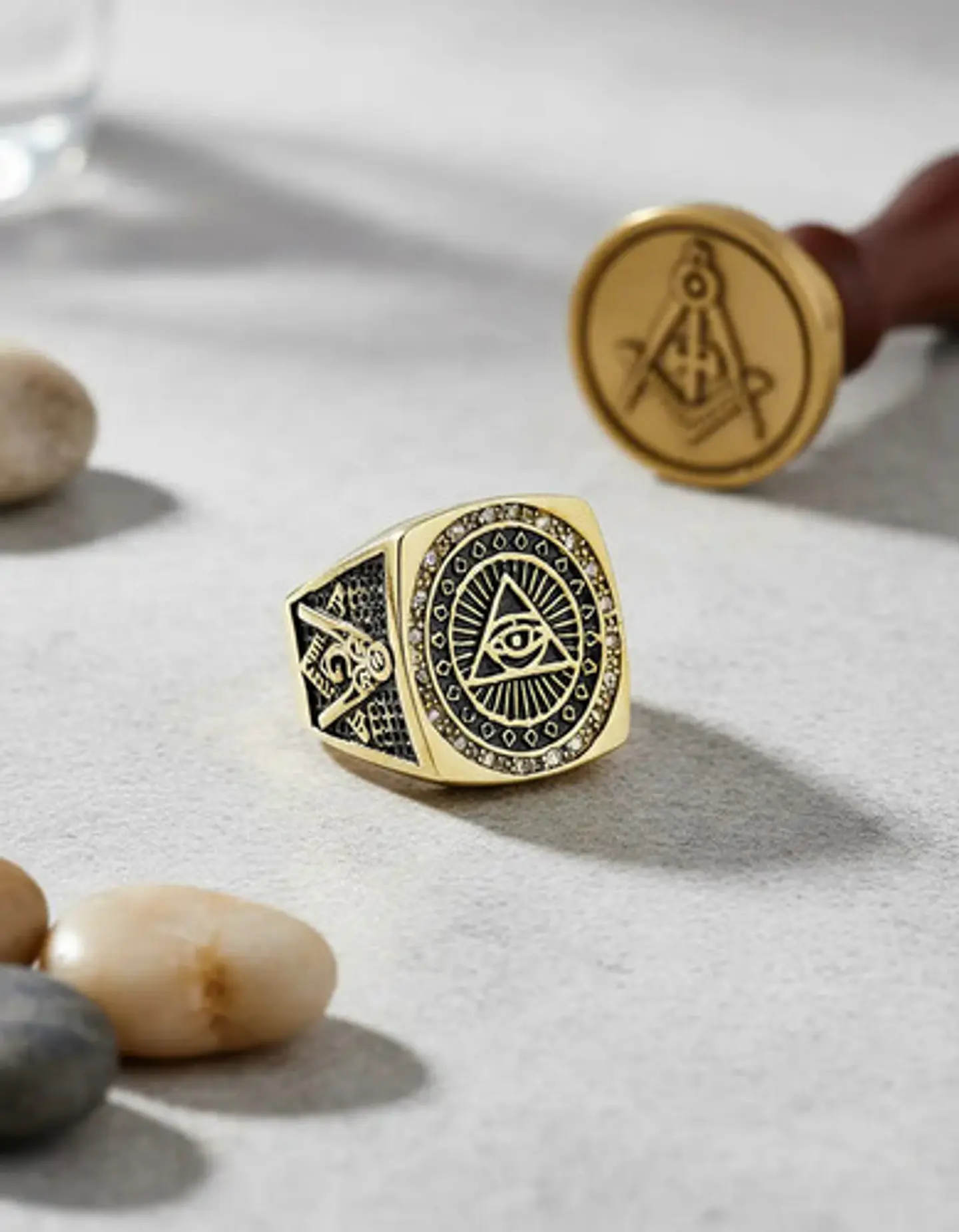 Gran Anillo Para Hombres Illuminati Novus Mason Color Oro 4