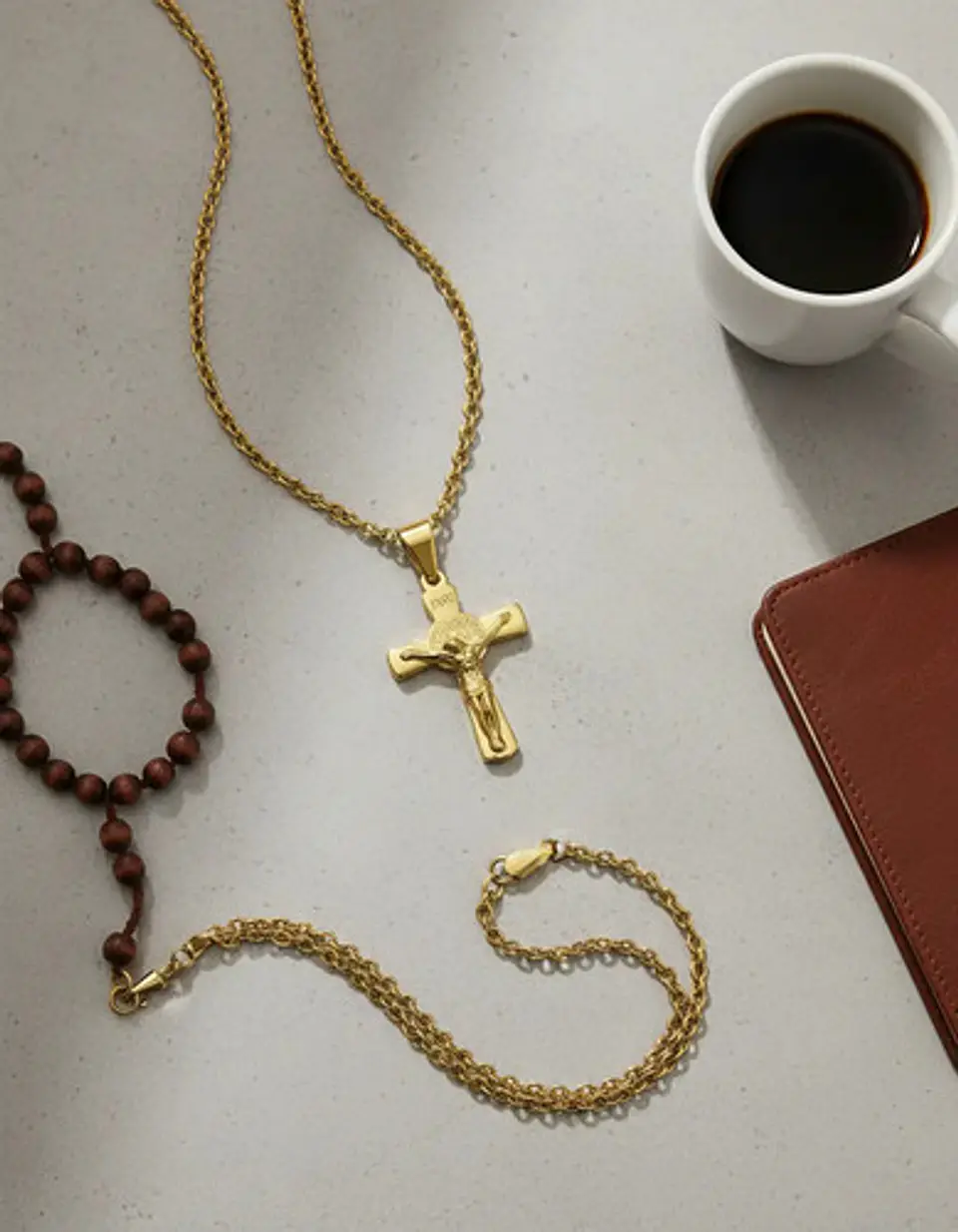 Collar Para Hombres Y Mujeres Dije Cruz Jesús Inri Color Oro 3