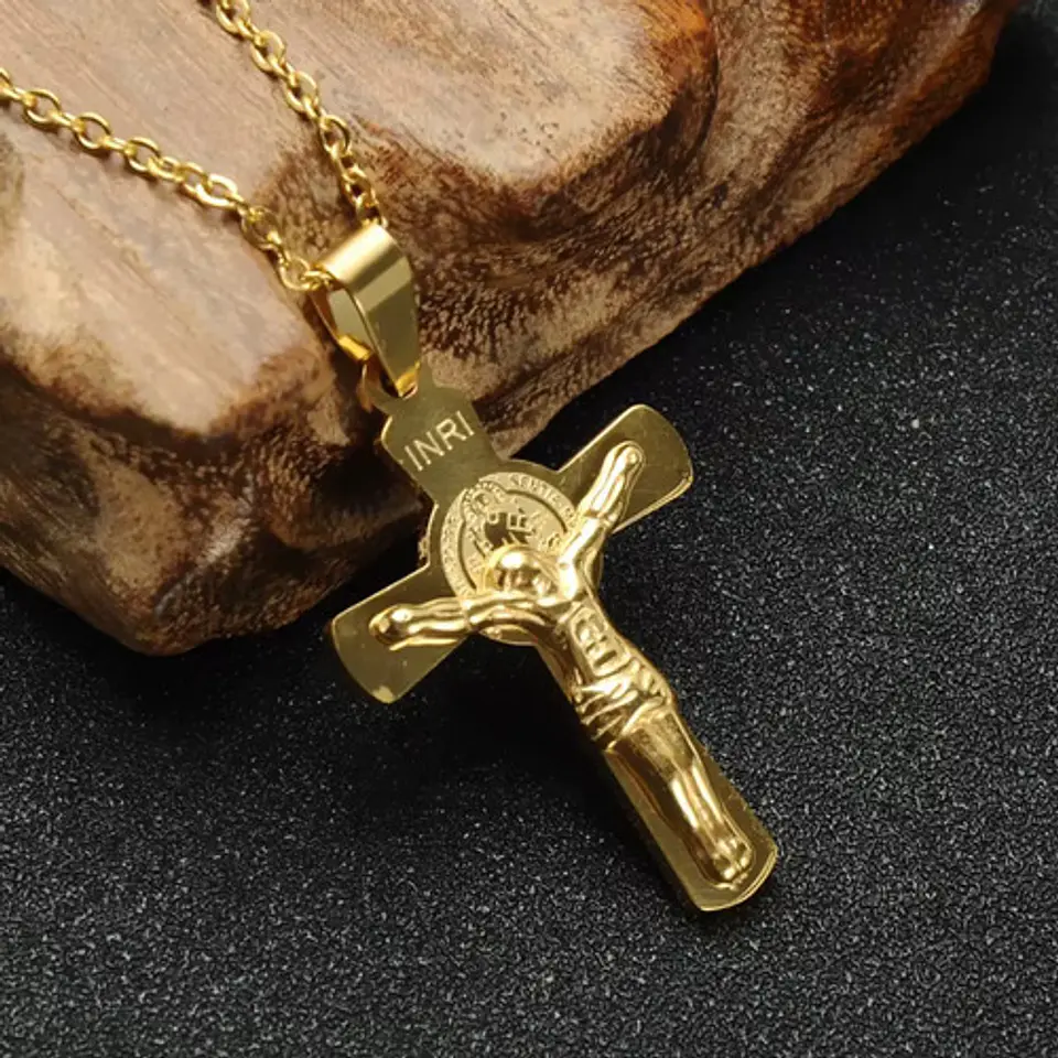 Collar Para Hombres Y Mujeres Dije Cruz Jesús Inri Color Oro 9