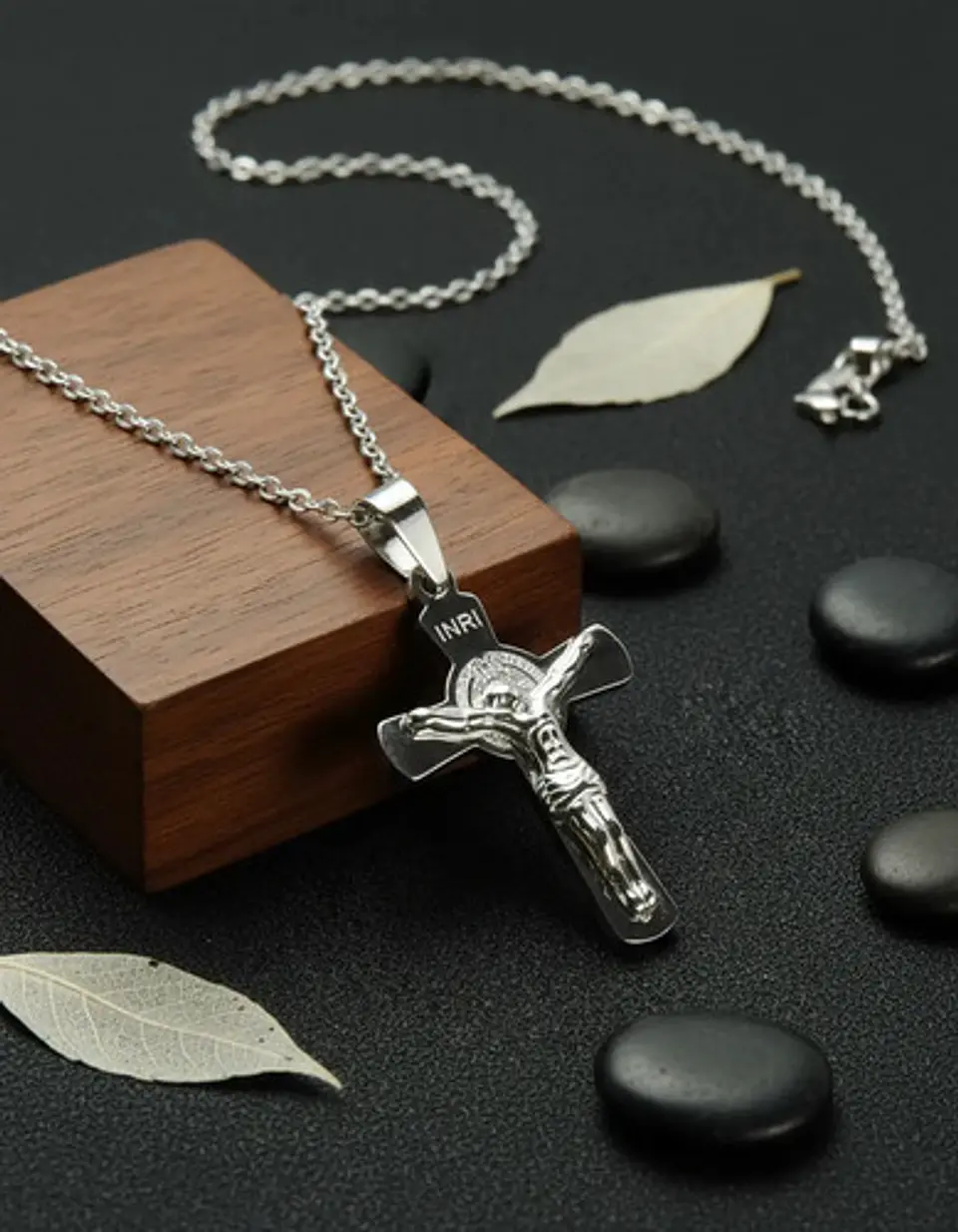 Collar Para Hombres Y Mujeres Dije Cruz Jesús Inri Color Oro 14