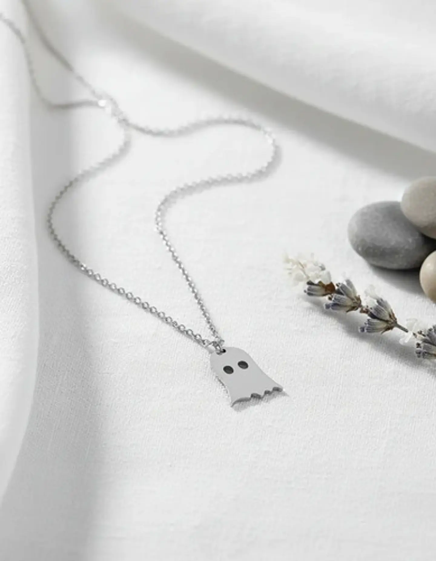 Collar Minimalista En Acero Para Mujeres Dije Fantasma Cute 10