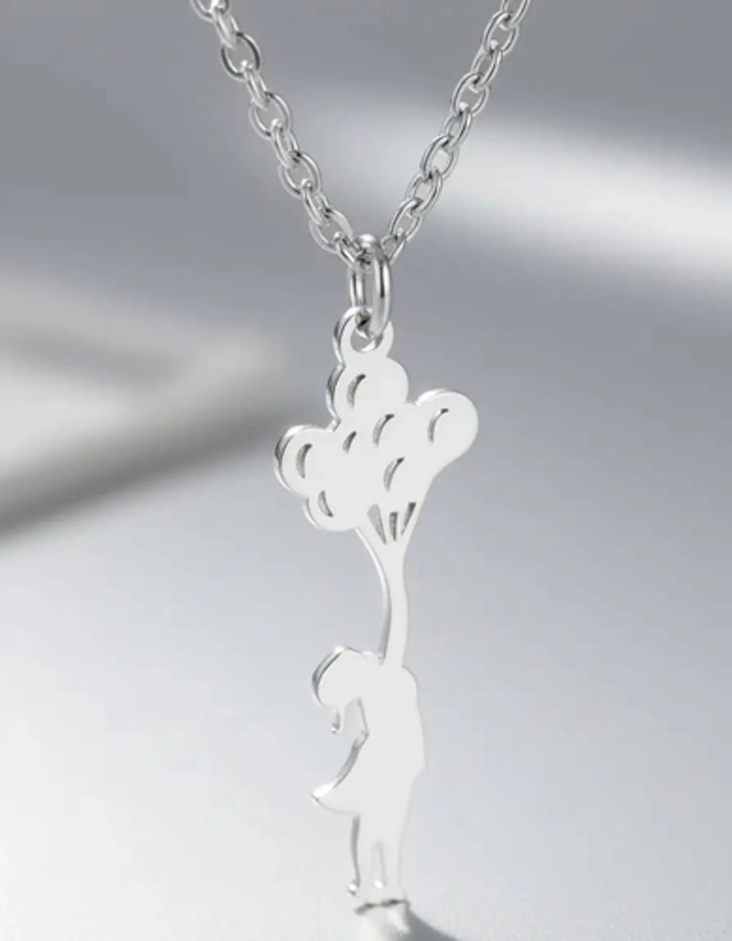 Collar Delicado En Acero Para Mujeres Dije Niña Con Globos 12