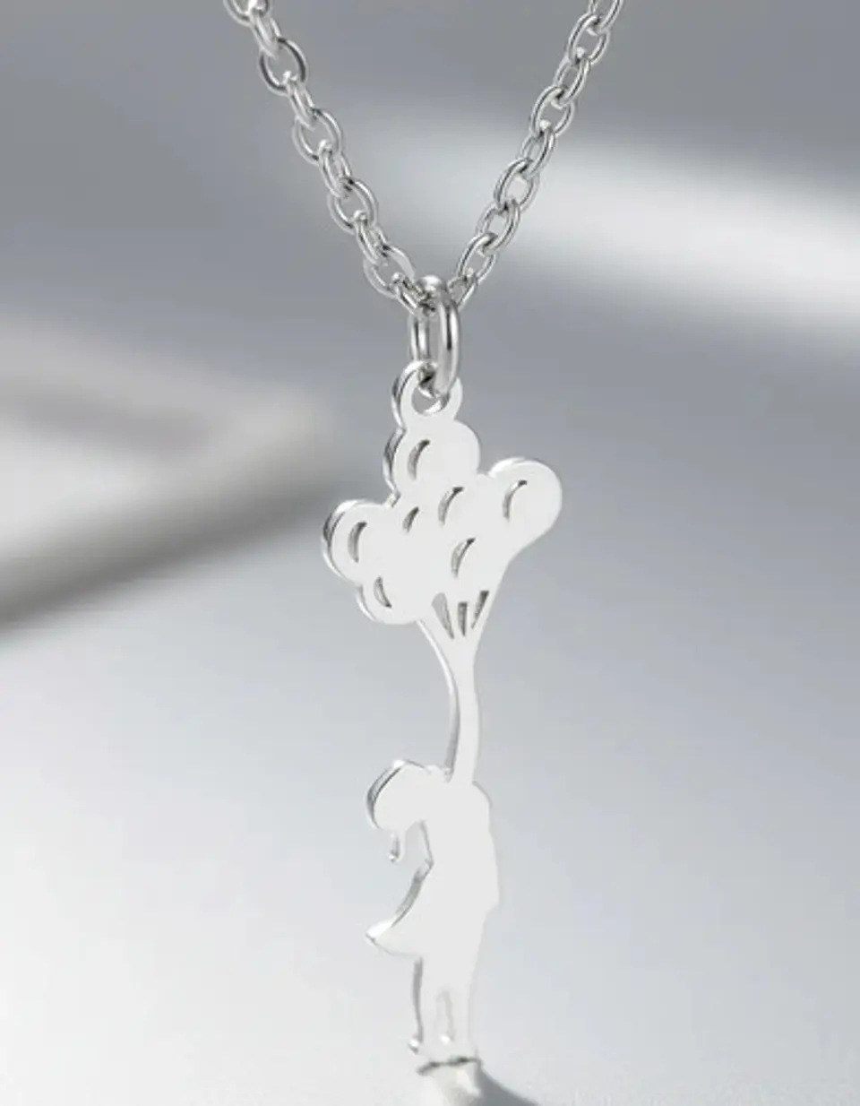 Collar Delicado En Acero Para Mujeres Dije Niña Con Globos 12