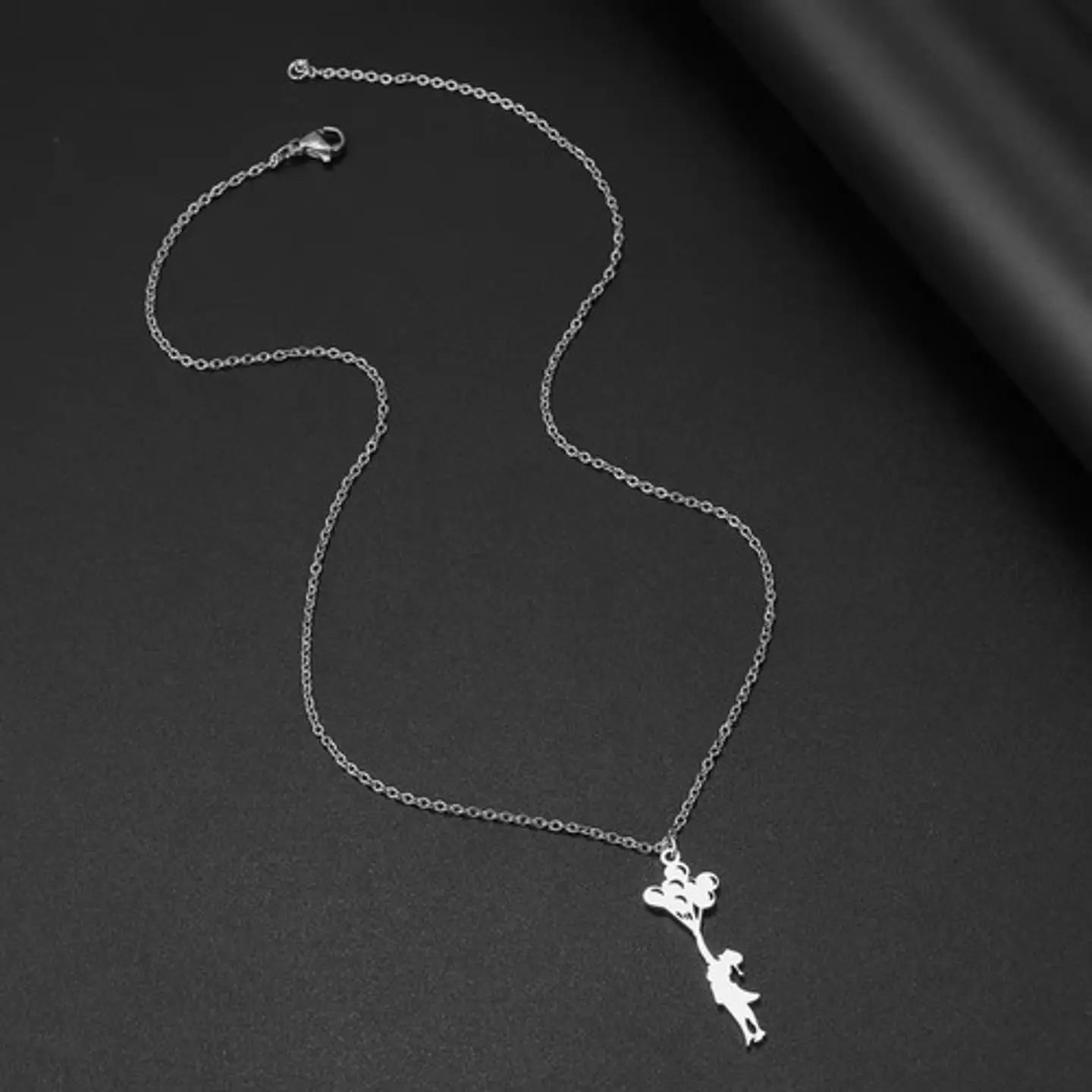 Collar Delicado En Acero Para Mujeres Dije Niña Con Globos 15