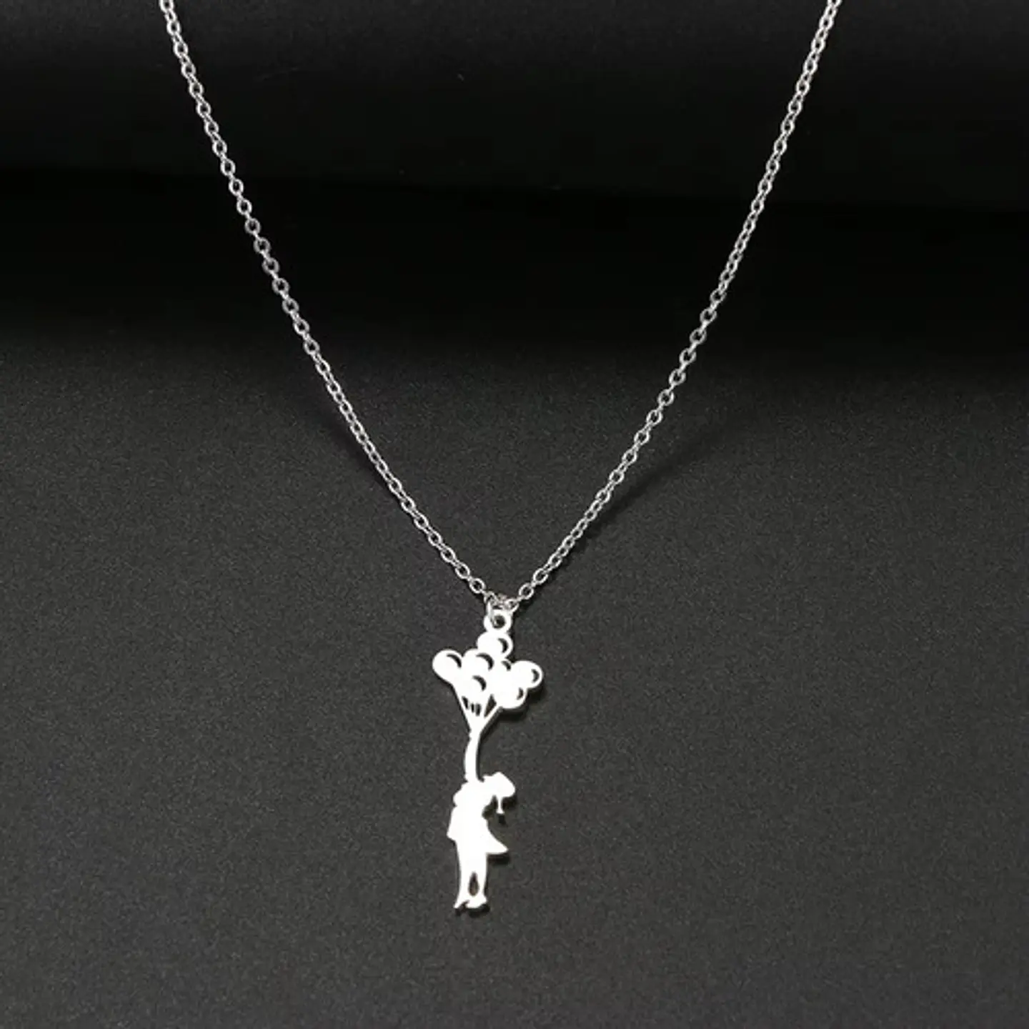 Collar Delicado En Acero Para Mujeres Dije Niña Con Globos 16