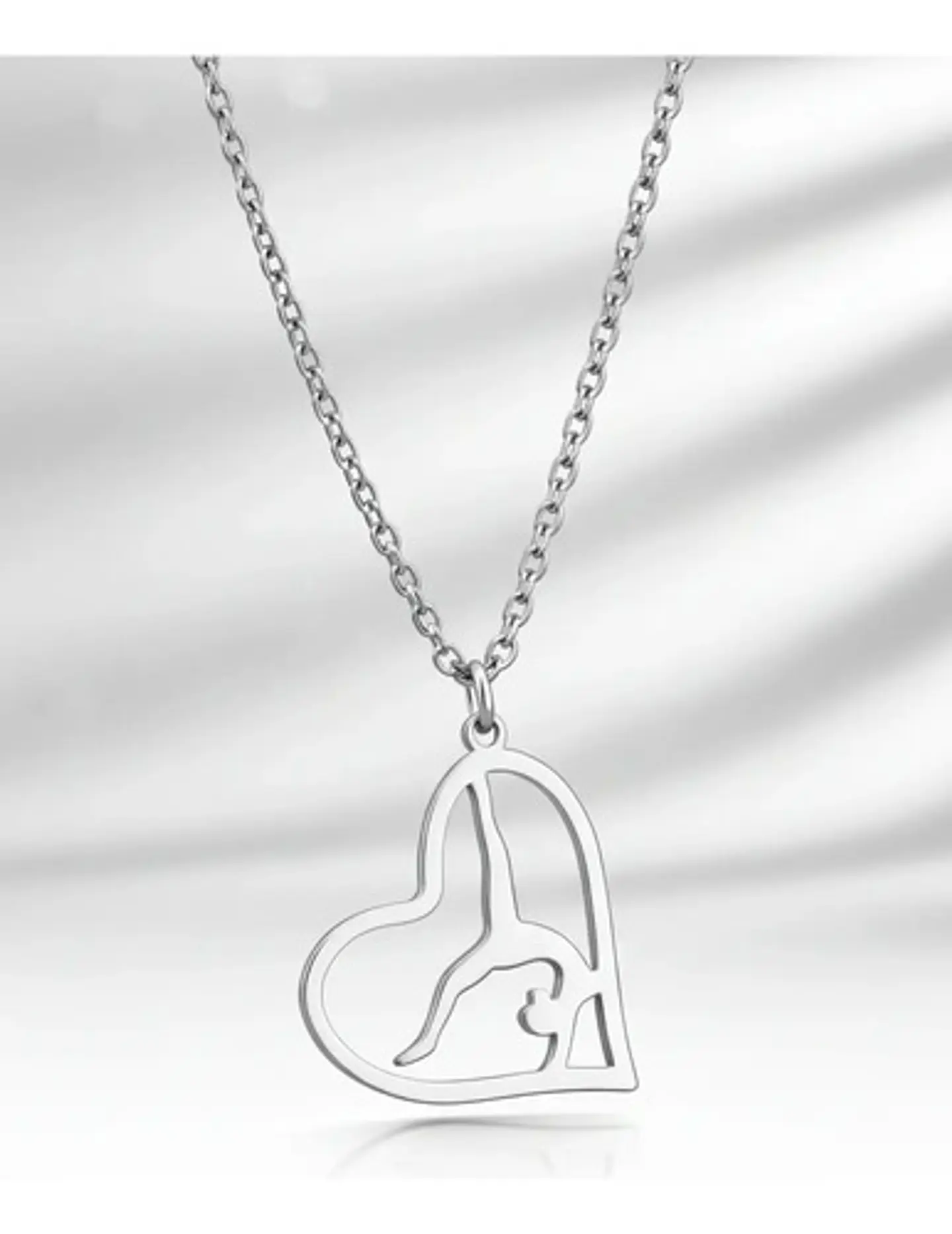 Collar Para Mujeres Dije Corazón Gimnasta De Acero Color Oro 10