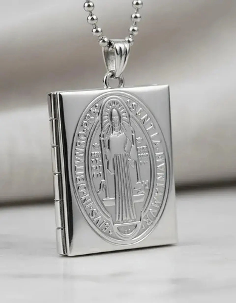 Collar Para Hombres Y Mujeres Dije Medallón Libro San Benito 6