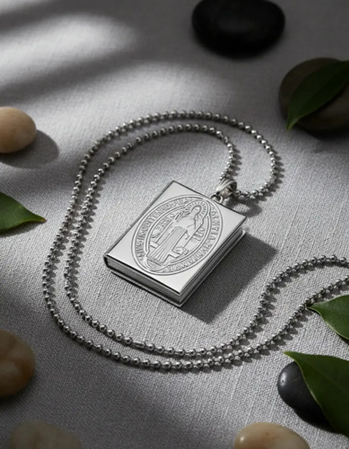 Collar Para Hombres Y Mujeres Dije Medallón Libro San Benito 8