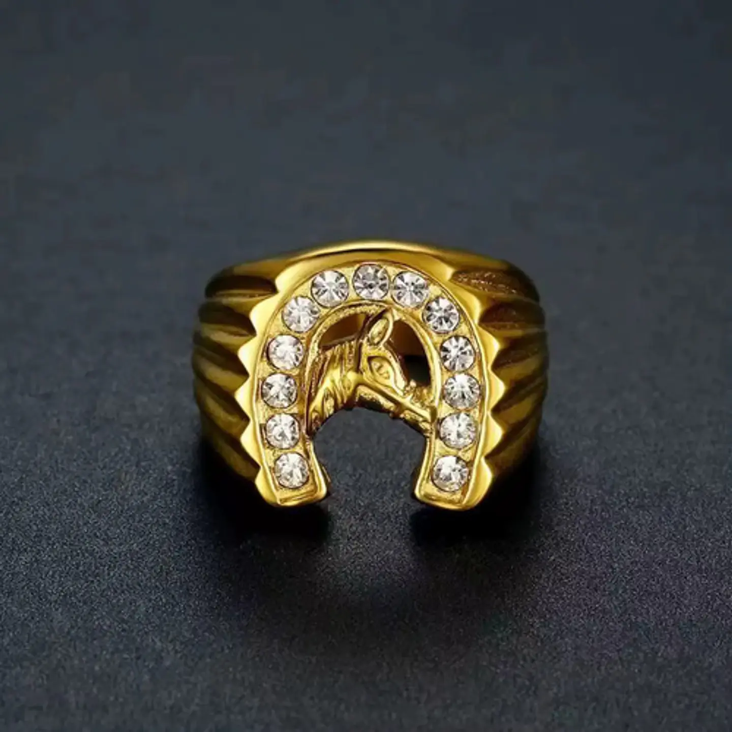 Anillo Color Oro Acero Inoxidable Caballo Piedras Cz Hombre 9