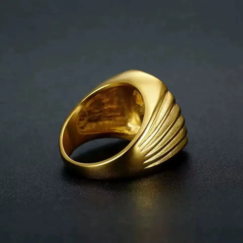 Anillo Color Oro Acero Inoxidable Caballo Piedras Cz Hombre 10