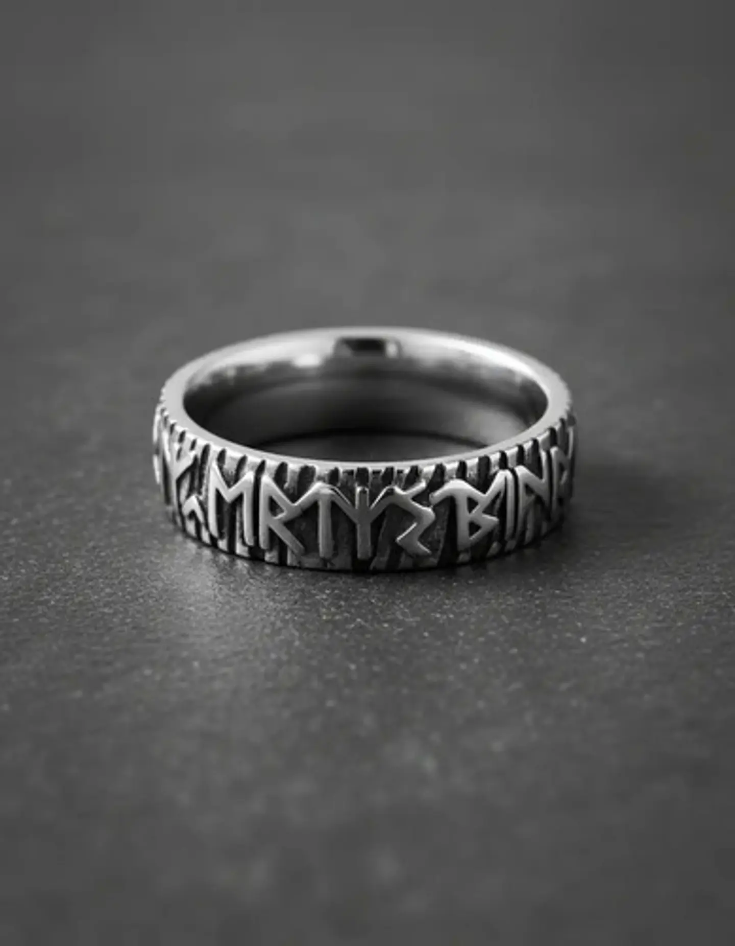 Anillo Vikingo Para Hombre Argolla De Acero Runas Futhark 4
