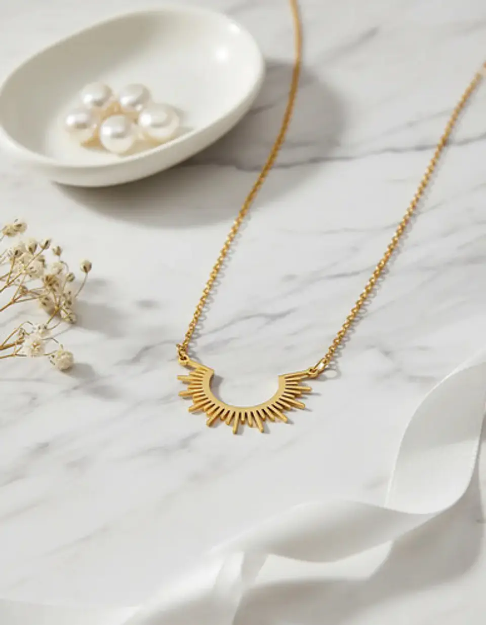 Collar De Acero Color Oro Para Mujeres Dije Rayos De Sol 2