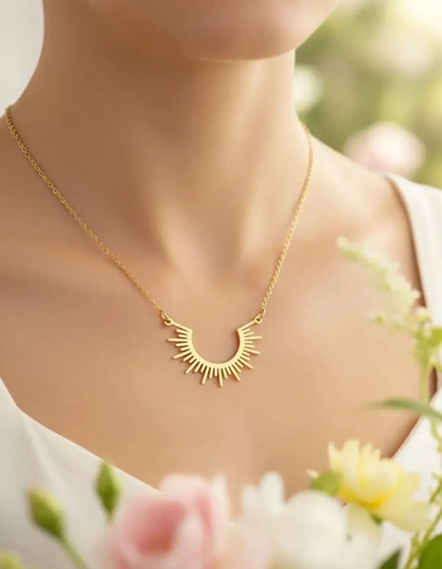 Collar De Acero Color Oro Para Mujeres Dije Rayos De Sol 7