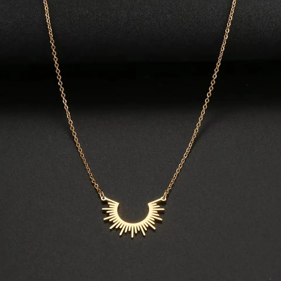 Collar De Acero Color Oro Para Mujeres Dije Rayos De Sol 9