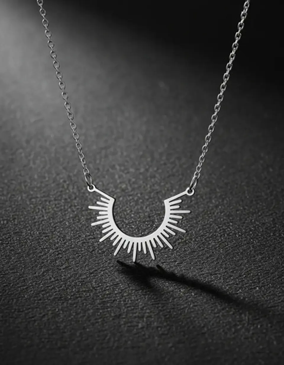 Collar De Acero Color Oro Para Mujeres Dije Rayos De Sol 15