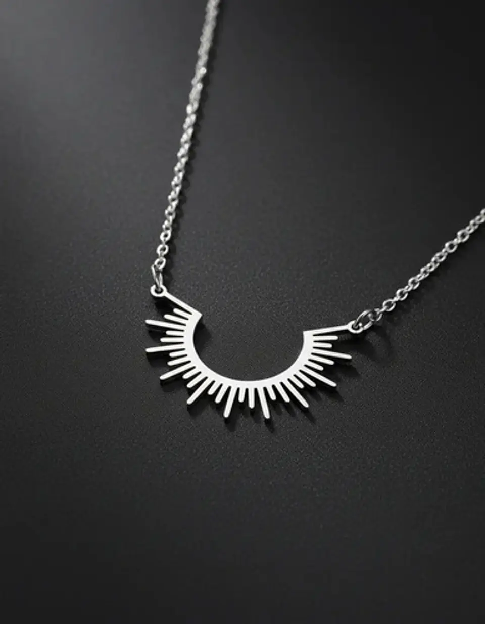 Collar De Acero Color Oro Para Mujeres Dije Rayos De Sol 16