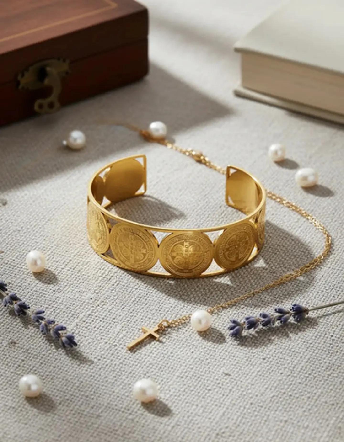 Pulsera Brazalete Para Mujer Múltiple Medallas De San Benito 6