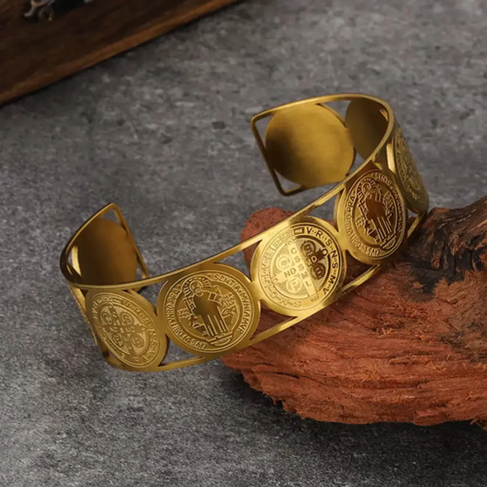 Pulsera Brazalete Para Mujer Múltiple Medallas De San Benito 8