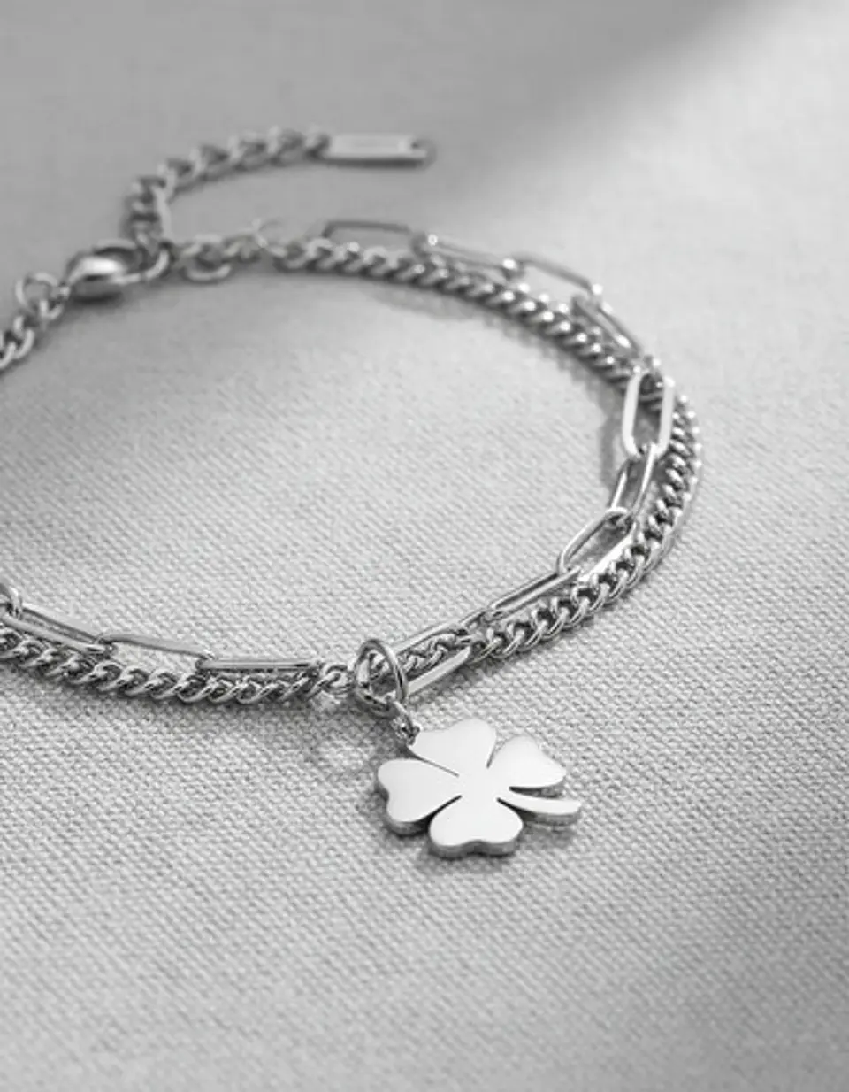 Pulsera Cadenas De Acero Para Mujer Dije Trébol De La Suerte 15