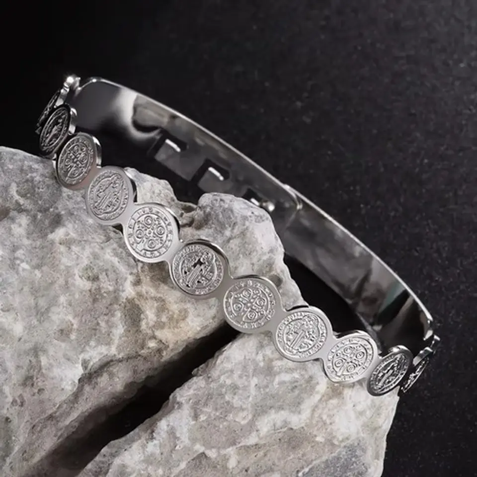 Brazalete De Acero Pulsera Para Mujer Medallas De San Benito 15