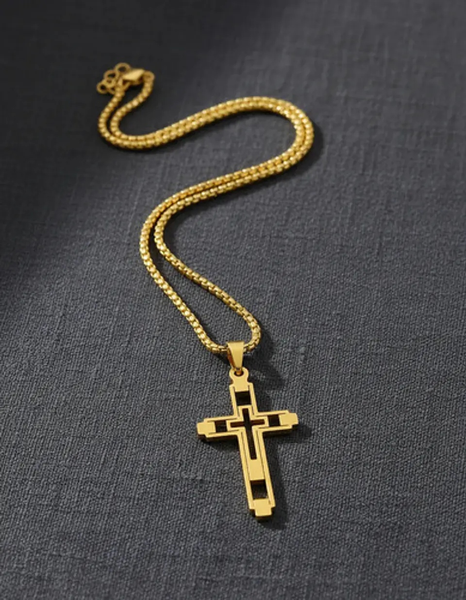 Collar De Acero Color Oro Para Hombre Dije Geometrico Cruz 9